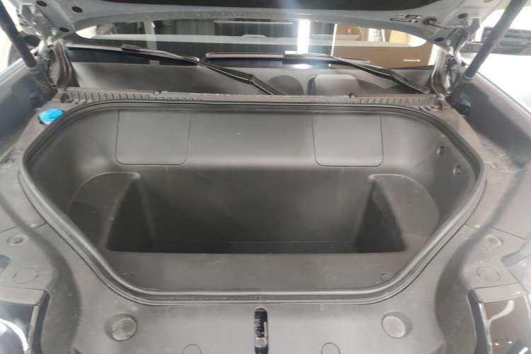 Used Formula Leopard Titanium 3 2025 501KM All-Wheel Drive Intelligent Driving Ultra Version Engine Bay