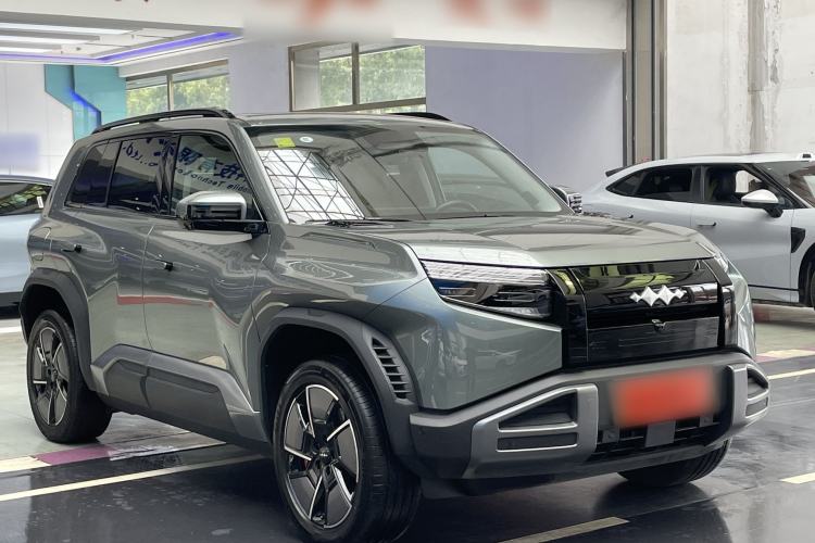 Used Formula Leopard Titanium 3 2025 501KM All-Wheel Drive Intelligent Driving Ultra Version Exterior 1