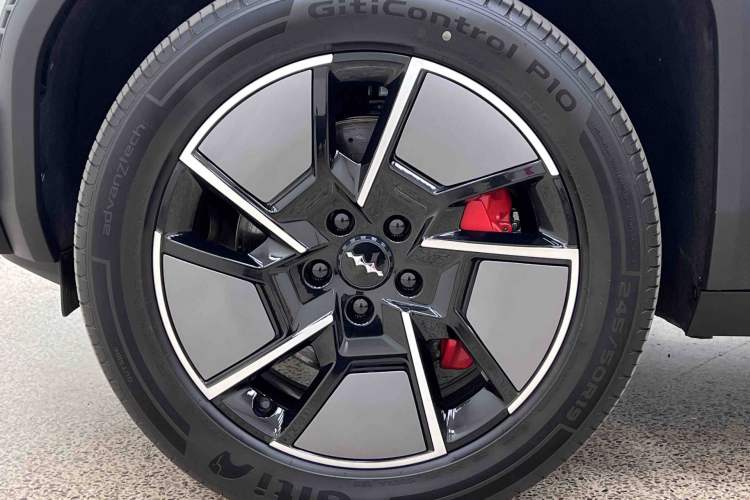 Used Formula Leopard Titanium 3 2025 501KM All-Wheel Drive Intelligent Driving Ultra Version Exterior 10