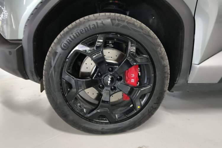 Used Formula Leopard Titanium 3 2025 501 km Four-Wheel Drive Drone Edition Exterior 4