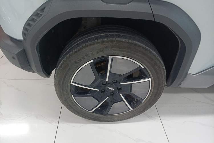 Used Formula Leopard Titanium 3 2025 501KM All-Wheel Drive Intelligent Driving Ultra Version Exterior 5