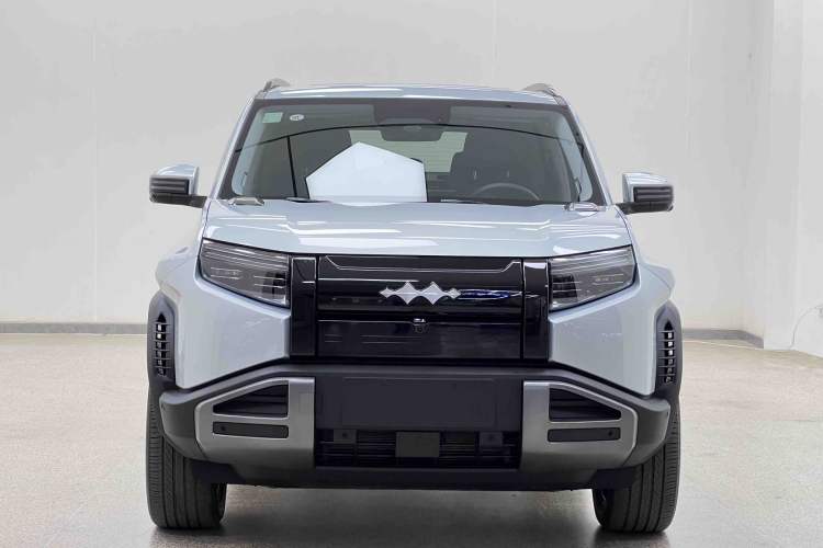 Used Formula Leopard Titanium 3 2025 501KM All-Wheel Drive Intelligent Driving Ultra Version Exterior 6
