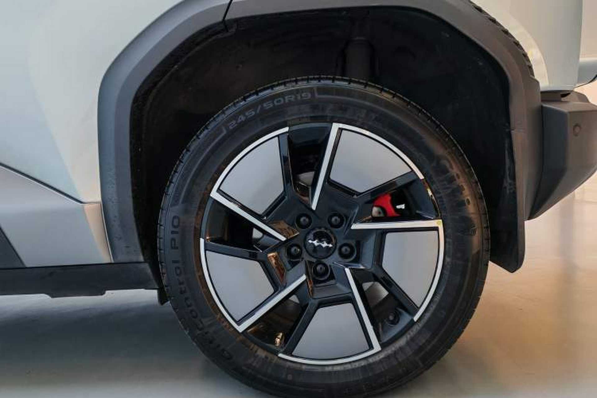 Used Formula Leopard Titanium 3 2025 501KM All-Wheel Drive Intelligent Driving Ultra Version Exterior 7