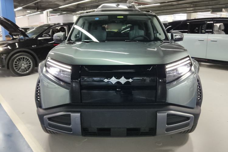 Used Formula Leopard Titanium 3 2025 501 km Four-Wheel Drive Drone Edition Front