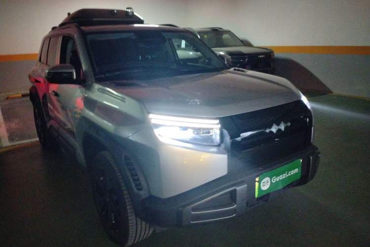 Used Formula Leopard Titanium 3 2025 501 km Four-Wheel Drive Drone Edition Front Right 45 Deg