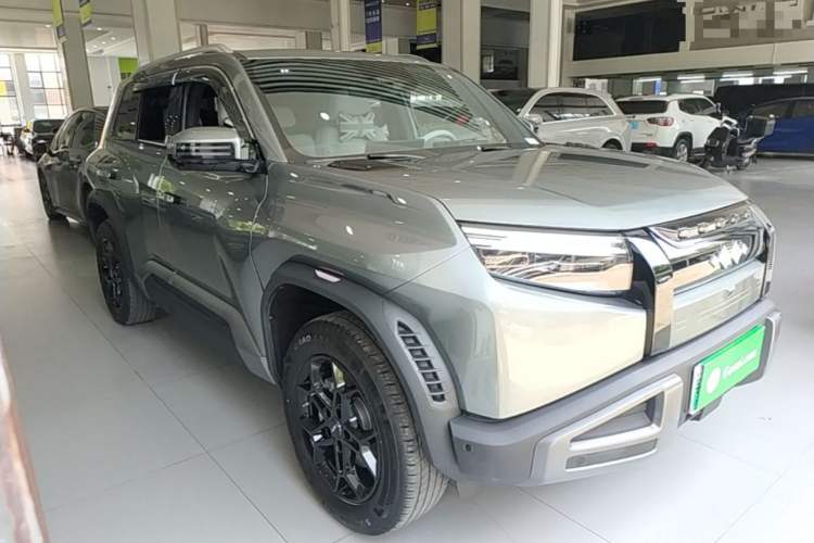 Used Formula Leopard Titanium 3 2025 501 km Range Rear-Wheel Drive Intelligent Driving Max Edition Front Right 45 Deg
