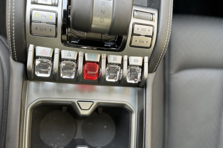 Used Formula Leopard Titanium 3 2025 501KM All-Wheel Drive Intelligent Driving Ultra Version Gear Lever