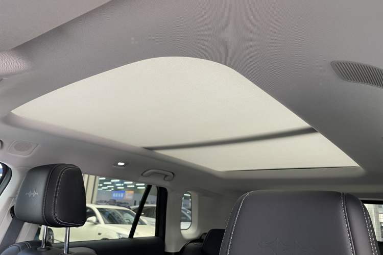 Used Formula Leopard Titanium 3 2025 501KM All-Wheel Drive Intelligent Driving Ultra Version Headliner