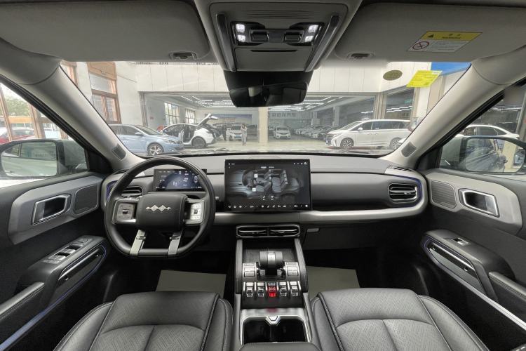 Used Formula Leopard Titanium 3 2025 501KM All-Wheel Drive Intelligent Driving Ultra Version Interior 3