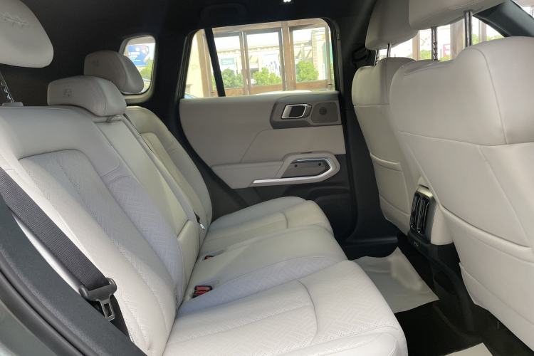 Used Formula Leopard Titanium 3 2025 501 km Range Rear-Wheel Drive Intelligent Driving Max Edition Interior 3