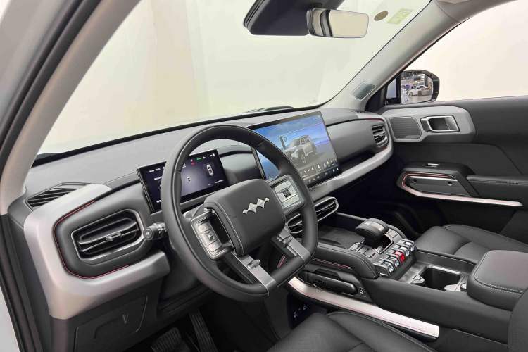 Used Formula Leopard Titanium 3 2025 501KM All-Wheel Drive Intelligent Driving Ultra Version Interior 7