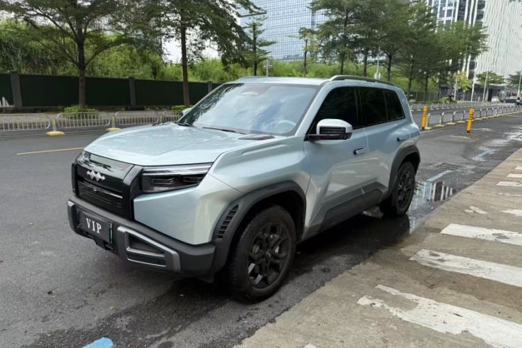 Formula Leopard Titanium 3 2025 501 km Range Rear-Wheel Drive Intelligent Driving Max Edition
