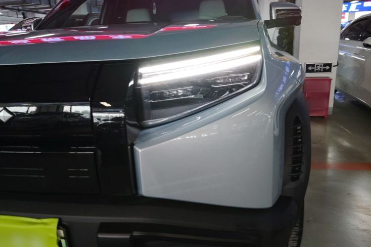 Used Formula Leopard Titanium 3 2025 501 km Range Rear-Wheel Drive Intelligent Driving Max Edition Left Front Headlight