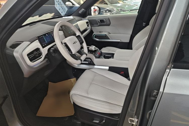 Used Formula Leopard Titanium 3 2025 501KM All-Wheel Drive Intelligent Driving Ultra Version Left Front Seat