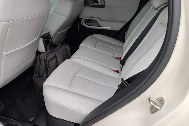 Used Formula Leopard Titanium 3 2025 501 km All-Wheel Drive Intelligent Driving Max Edition Left Rear Seat
