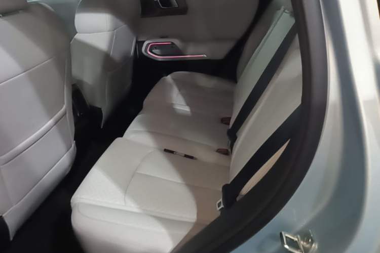 Used Formula Leopard Titanium 3 2025 501KM All-Wheel Drive Intelligent Driving Ultra Version Left Rear Seat
