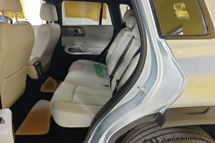 Used Formula Leopard Titanium 3 2025 501KM All-Wheel Drive Intelligent Driving Ultra Version Left Rear Seat