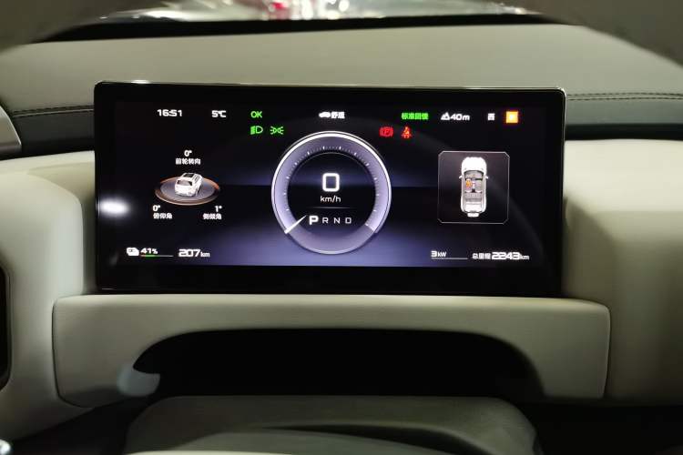 Used Formula Leopard Titanium 3 2025 501 km Range Rear-Wheel Drive Intelligent Driving Max Edition Odometer Close Up