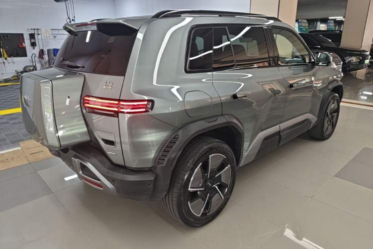 Used Formula Leopard Titanium 3 2025 501KM All-Wheel Drive Intelligent Driving Ultra Version Rear Right 45 Deg