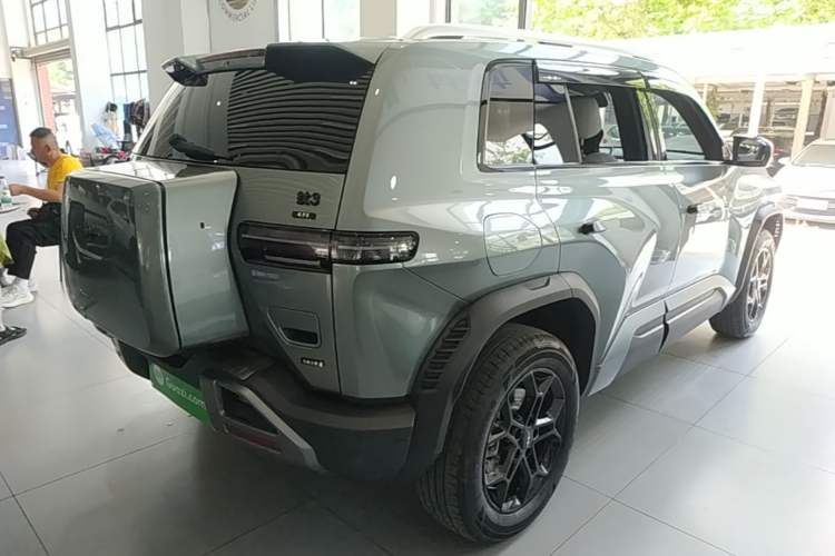 Used Formula Leopard Titanium 3 2025 501 km Range Rear-Wheel Drive Intelligent Driving Max Edition Rear Right 45 Deg