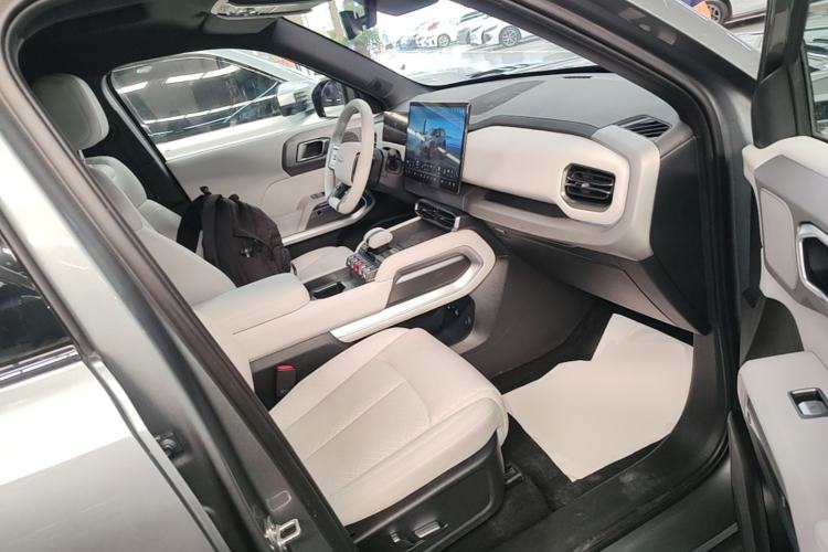 Used Formula Leopard Titanium 3 2025 501 km All-Wheel Drive Intelligent Driving Max Edition Right Front Seat