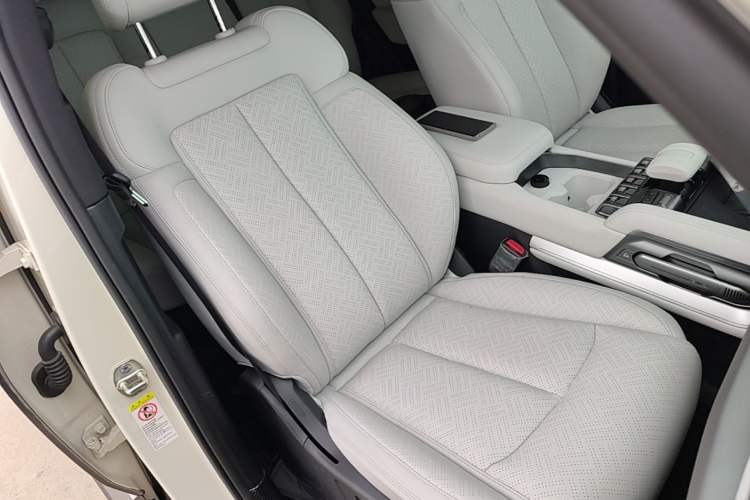 Used Formula Leopard Titanium 3 2025 501 km All-Wheel Drive Intelligent Driving Max Edition Right Front Seat