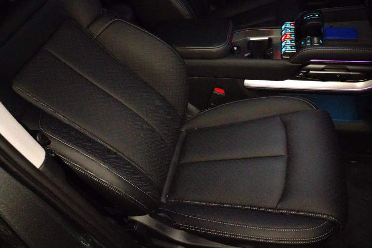 Used Formula Leopard Titanium 3 2025 501 km Four-Wheel Drive Drone Edition Right Front Seat