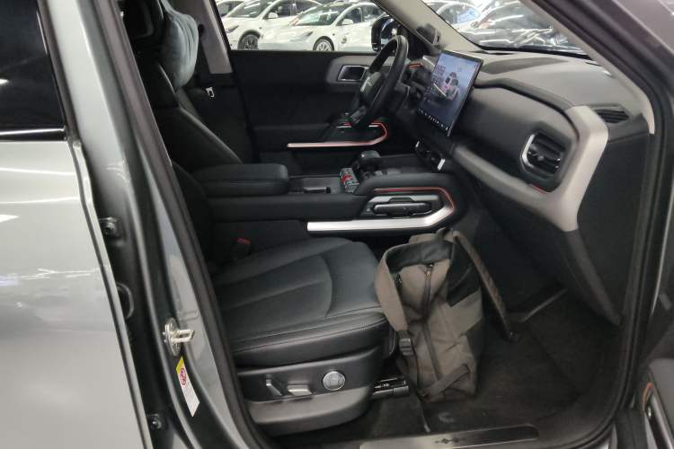 Used Formula Leopard Titanium 3 2025 501 km Four-Wheel Drive Drone Edition Right Front Seat