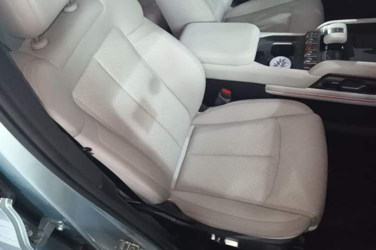 Used Formula Leopard Titanium 3 2025 501KM All-Wheel Drive Intelligent Driving Ultra Version Right Front Seat