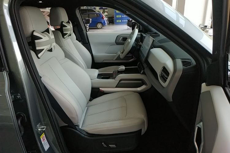 Used Formula Leopard Titanium 3 2025 501 km Range Rear-Wheel Drive Intelligent Driving Max Edition Right Front Seat