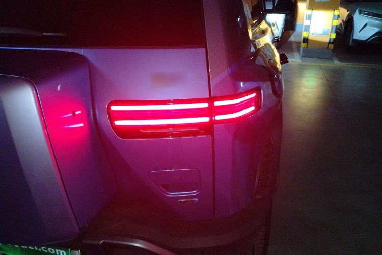 Used Formula Leopard Titanium 3 2025 501 km Four-Wheel Drive Drone Edition Right Rear Taillight