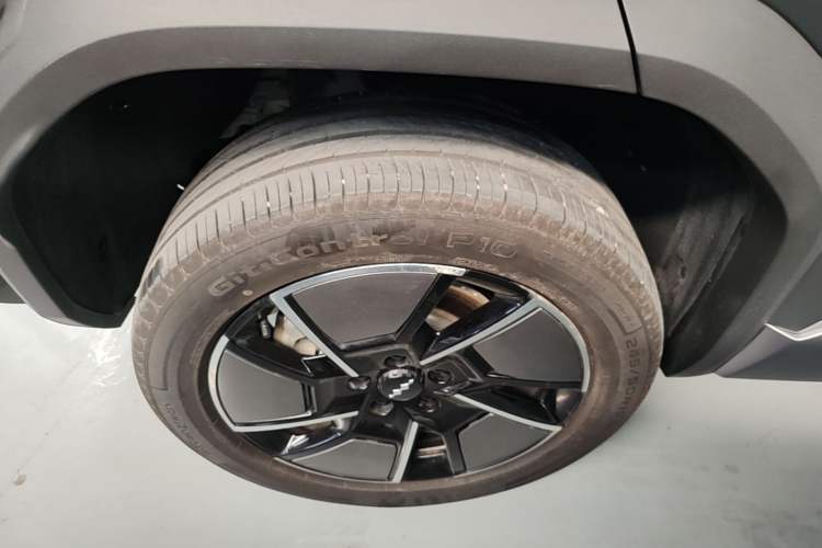 Used Formula Leopard Titanium 3 2025 501 km All-Wheel Drive Intelligent Driving Max Edition Right Rear Wheel Hub