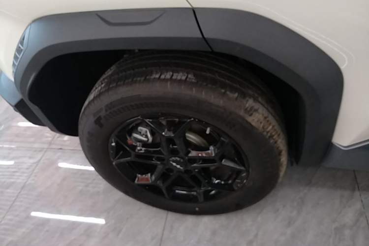 Used Formula Leopard Titanium 3 2025 501 km Range Rear-Wheel Drive Intelligent Driving Pro Version Right Rear Wheel Hub