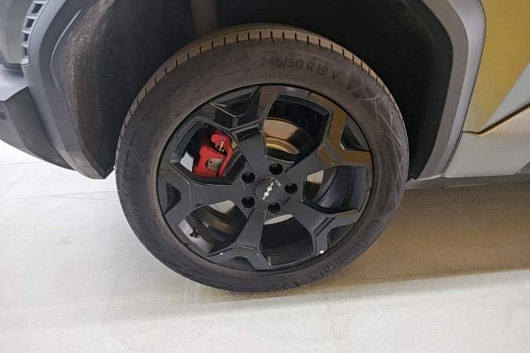 Used Formula Leopard Titanium 3 2025 501 km Four-Wheel Drive Drone Edition Right Rear Wheel Hub