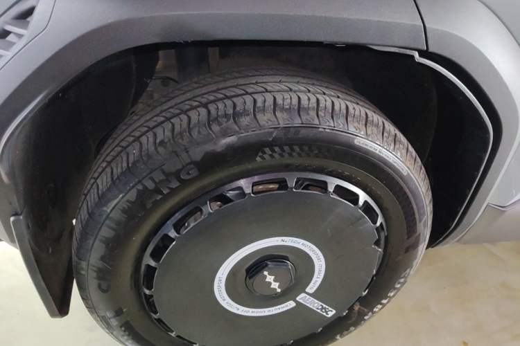 Used Formula Leopard Titanium 3 2025 501 km Range Rear-Wheel Drive Intelligent Driving Max Edition Right Rear Wheel Hub