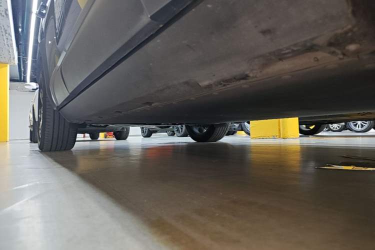 Used Formula Leopard Titanium 3 2025 501 km Four-Wheel Drive Drone Edition Right Side Sill