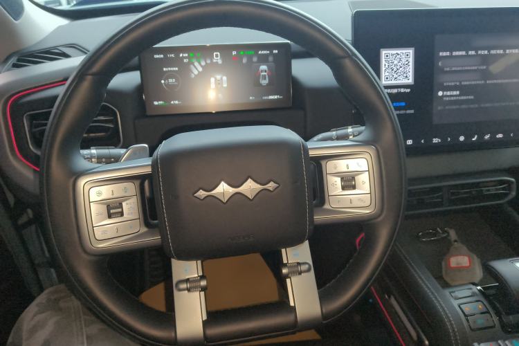 Used Formula Leopard Titanium 3 2025 501KM All-Wheel Drive Intelligent Driving Ultra Version Steering Wheel