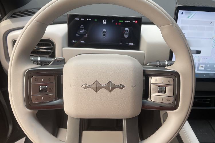 Used Formula Leopard Titanium 3 2025 501 km Range Rear-Wheel Drive Intelligent Driving Max Edition Steering Wheel