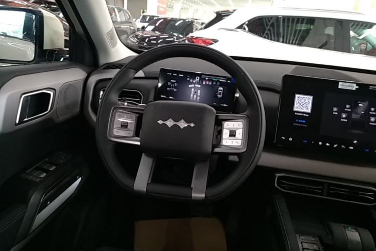 Used Formula Leopard Titanium 3 2025 501 km Range Rear-Wheel Drive Intelligent Driving Pro Version Steering Wheel