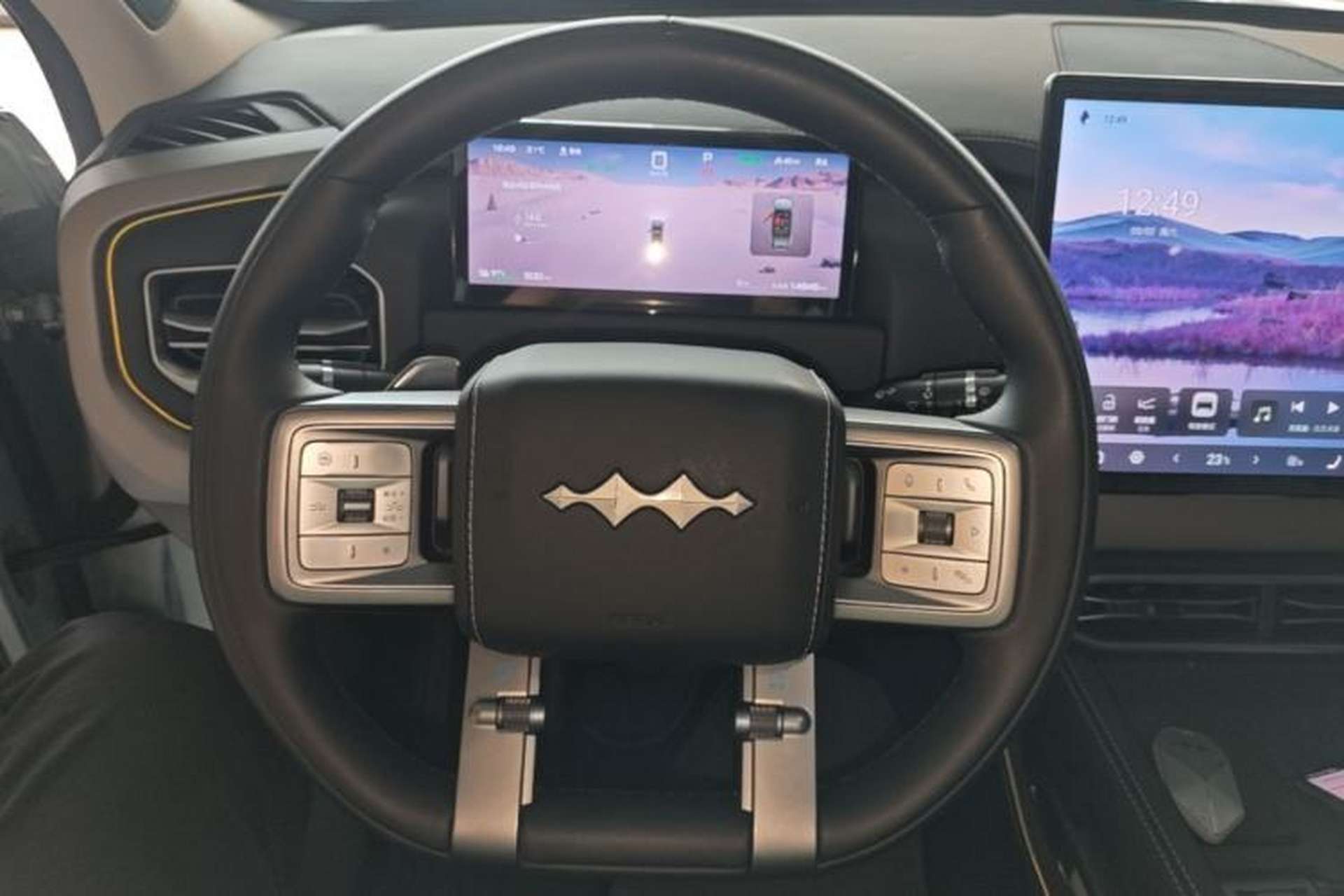 Used Formula Leopard Titanium 3 2025 501KM All-Wheel Drive Intelligent Driving Ultra Version Steering Wheel