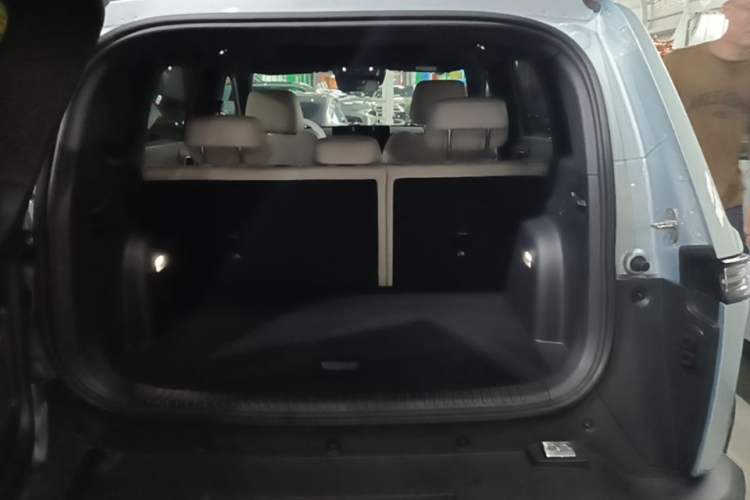 Used Formula Leopard Titanium 3 2025 501KM All-Wheel Drive Intelligent Driving Ultra Version Trunk