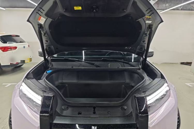 Used Formula Leopard Titanium 3 2025 501 km Four-Wheel Drive Drone Edition Engine Bay