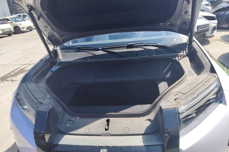 Used Formula Leopard Titanium 3 2025 501KM All-Wheel Drive Intelligent Driving Ultra Version Engine Bay