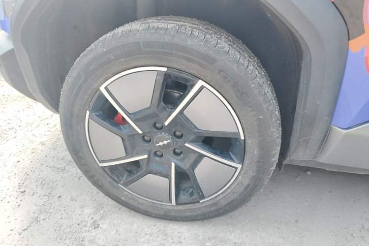 Used Formula Leopard Titanium 3 2025 501KM All-Wheel Drive Intelligent Driving Ultra Version Exterior 5
