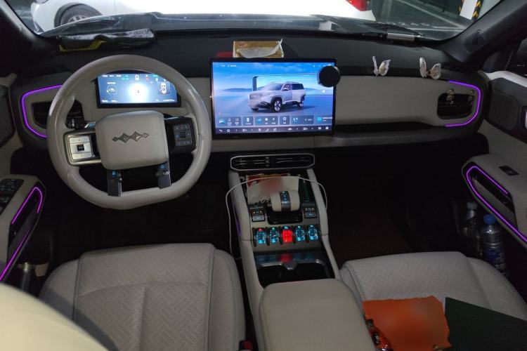 Used Formula Leopard Titanium 3 2025 501 km All-Wheel Drive Intelligent Driving Max Edition Center Console
