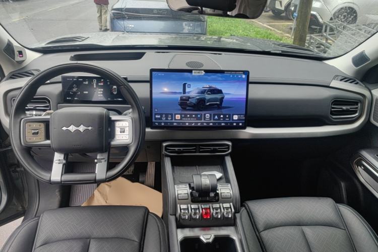 Used Formula Leopard Titanium 3 2025 501 km Four-Wheel Drive Drone Edition Center Console