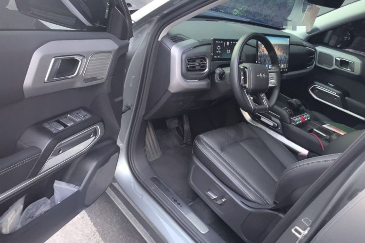 Used Formula Leopard Titanium 3 2025 501KM All-Wheel Drive Intelligent Driving Ultra Version Driver Seat