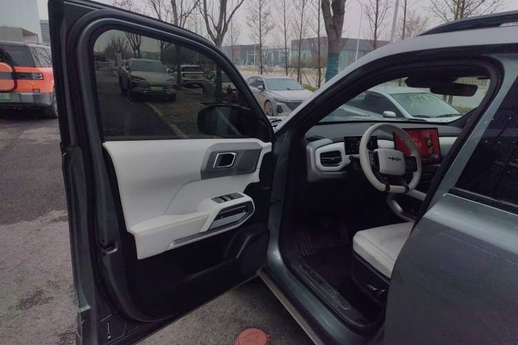 Used Formula Leopard Titanium 3 2025 501KM All-Wheel Drive Intelligent Driving Ultra Version Driver Seat