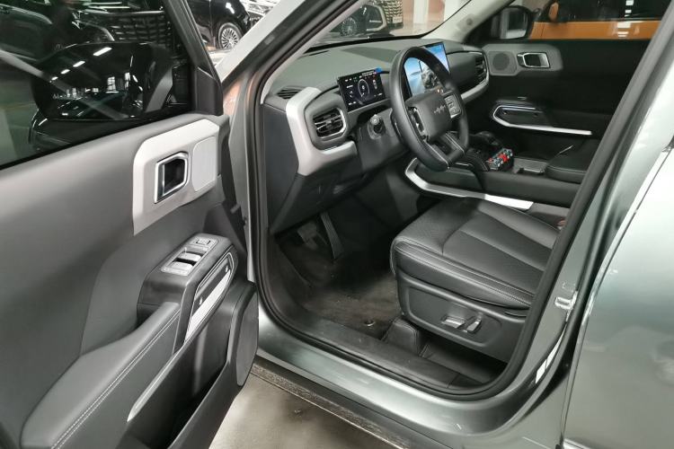 Used Formula Leopard Titanium 3 2025 501 km Range Rear-Wheel Drive Intelligent Driving Max Edition Driver Seat