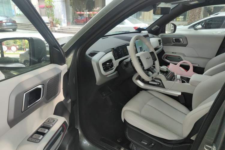 Used Formula Leopard Titanium 3 2025 501KM All-Wheel Drive Intelligent Driving Ultra Version Driver Seat